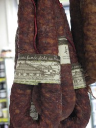 Zoomer sur Saucisse s�che  fum�e au Macvin